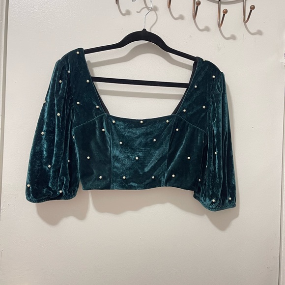 Used only once URBAN OUTFITTERS Velvet Crop top with pearl detail - Picture 2 of 8